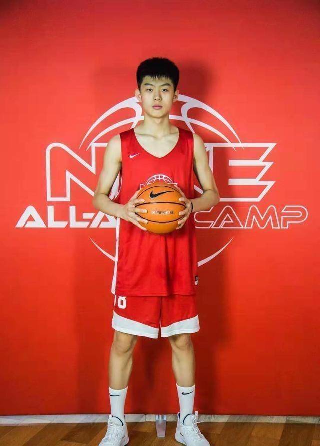 CBA资讯速递海归悍将加盟辽篮上海第5人受伤四川队换外助！高德娱乐(图1)