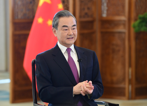 高德娱乐王毅邦务委员兼外长就2020年邦际形状和应酬就业 接纳新华社和核心播送电视总台连合采访(图1)